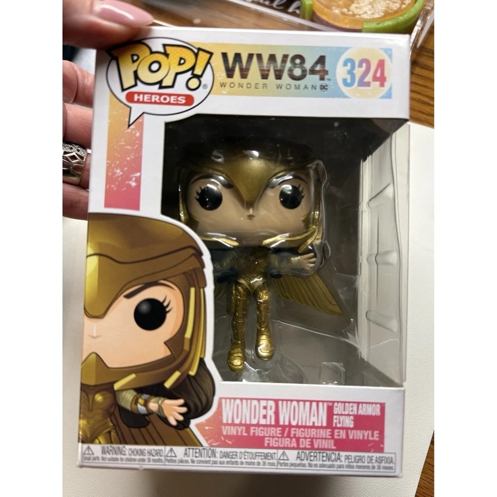 Funko Pop! Vinyl: DC Universe - Wonder Woman Golden Armor Flying (Metallic) #324
